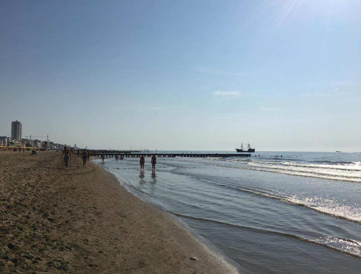 Zzznon Attivo Ex Dl5 E Dl6 Apartman Lido di Jesolo Kültér fotó